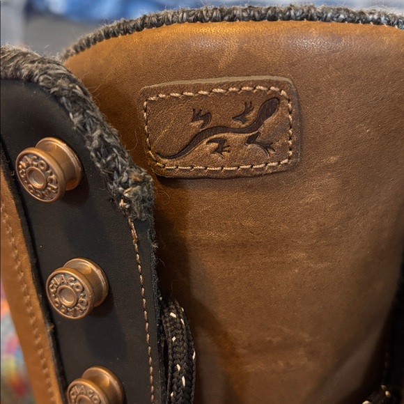 Women’s chaco boots - Picture 3 of 6